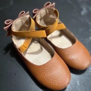 Monkey Feet Leather Mary Jane Shoes | Toddler Girls | Brown | Size 4–5Y